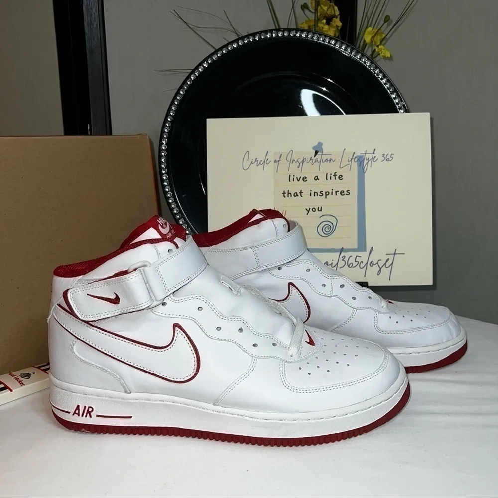 NEW Vintage Men’s 2002 Nike Air Force 1 Mid OG Size 12 White Varsity Red
